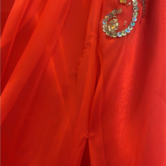 GUC - Flash by Mac Duggal Beaded Formal Gown in Sz 4 - Picture 14 of 15